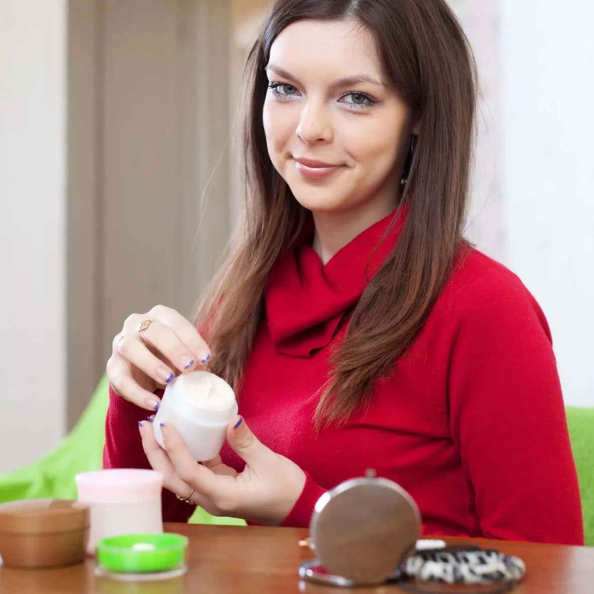 5 Natural Skincare Products Every Woman in the UAE Should Try - SkinFlora