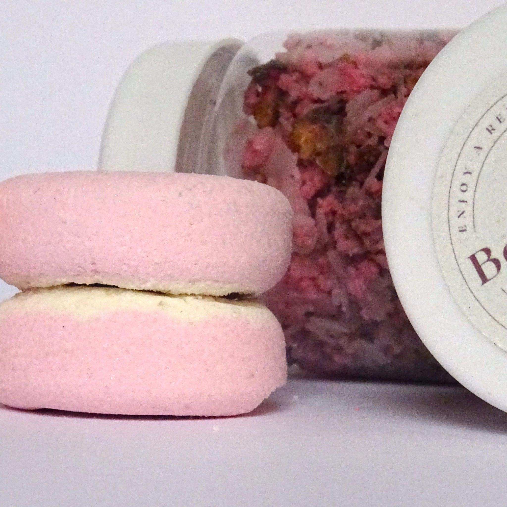 Luxurious bath bomb for relaxation, soft skin, and glowing finish - Skinflora UAE | قنبلة الاستحمام الفاخرة للاسترخاء وترطيب البشرة ولمعان مشرق - سكينفلورا الإمارات