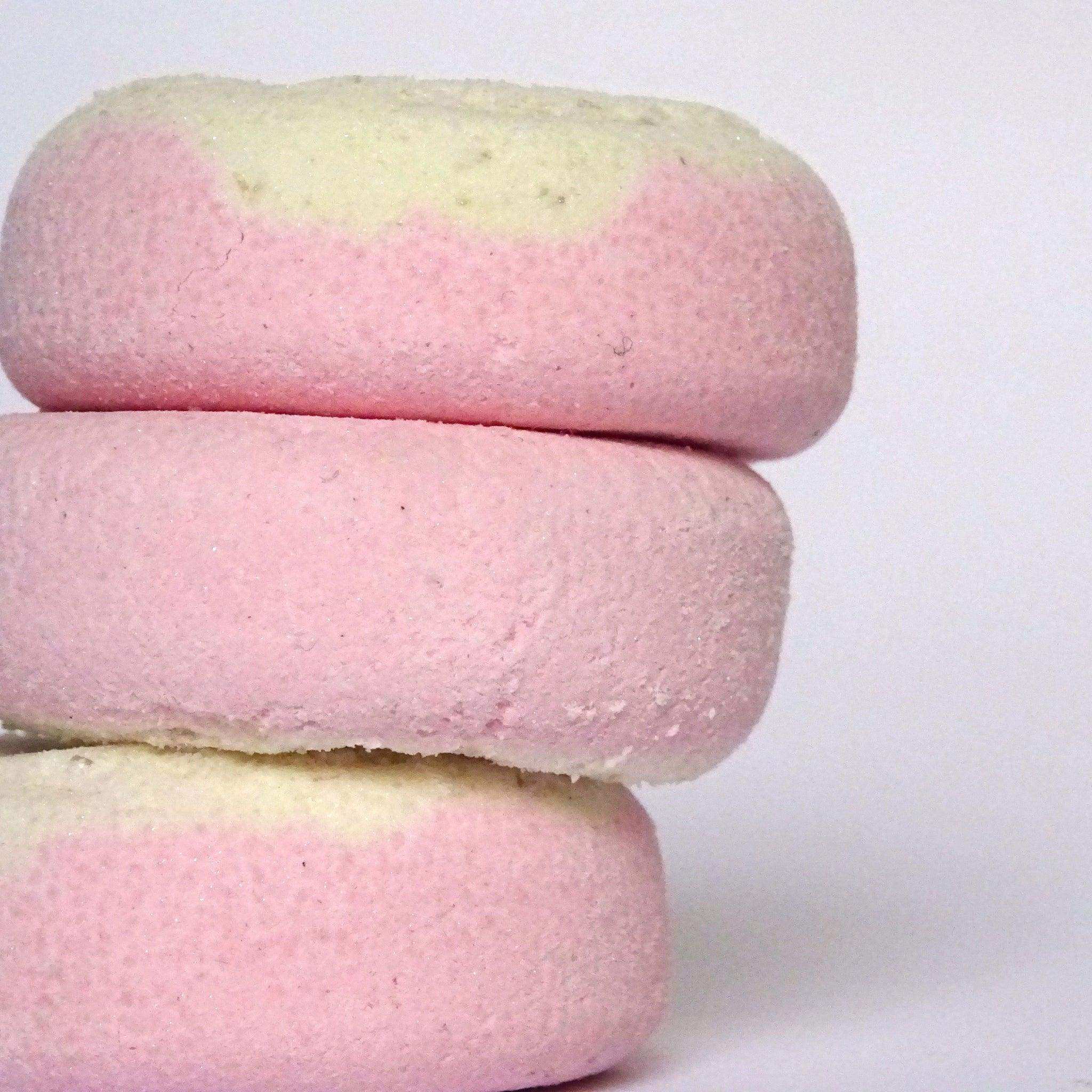 Luxurious bath bomb for relaxation, soft skin, and glowing finish - Skinflora UAE | قنبلة الاستحمام الفاخرة للاسترخاء وترطيب البشرة ولمعان مشرق - سكينفلورا الإمارات