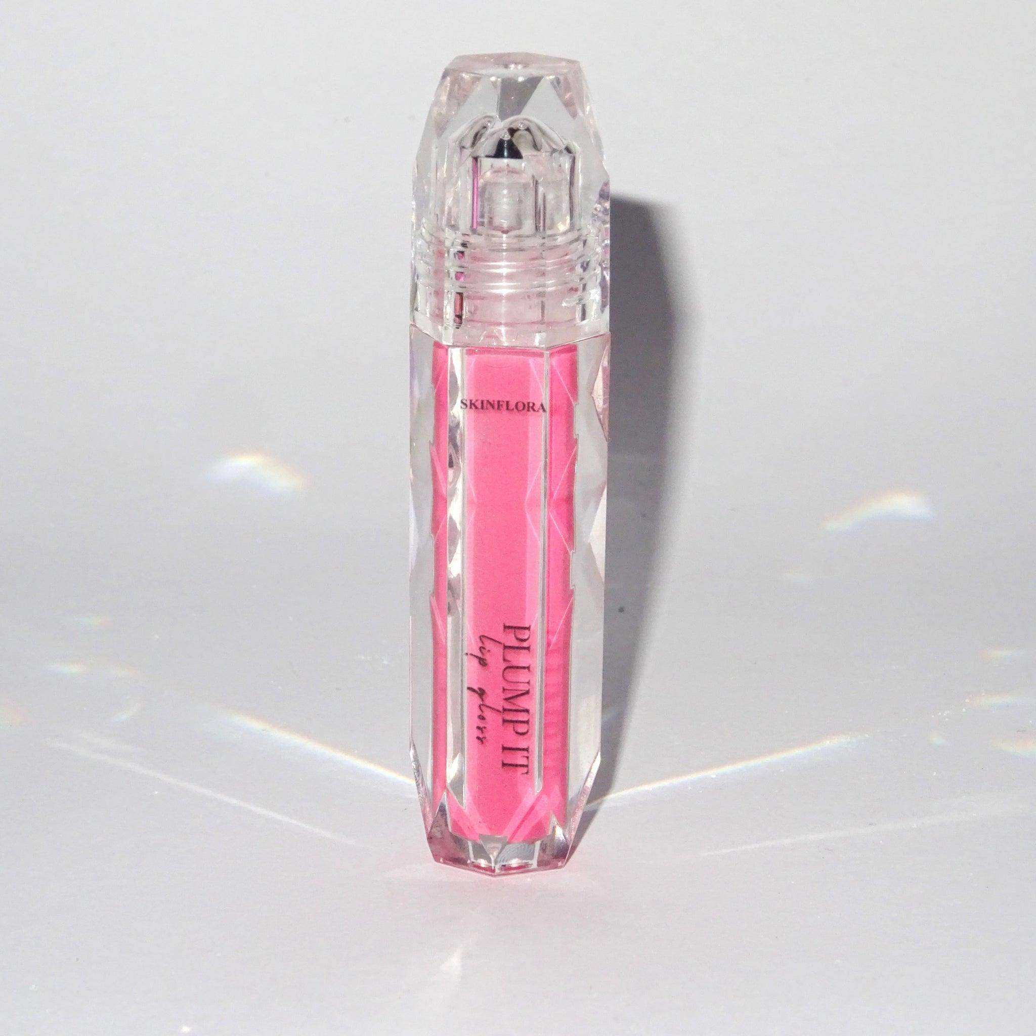 Plump It Gloss for full, smooth lips without fillers - Skinflora UAE | Plump It Gloss لشفاه ممتلئة وناعمة بدون حشوات - سكينفلورا الإمارات