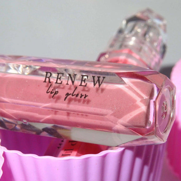 Renew Glossy Lips for Glossy, Hydrated, Radiant Lips Every Day - Glossy Lips - Skinflora  - الشفاه الجافة - سكينفلورا