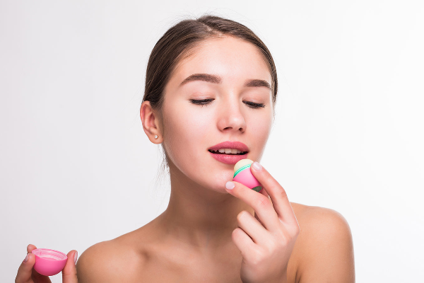 العناية بالشفاه